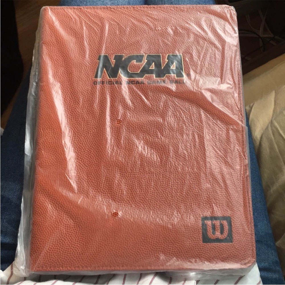 NCAA BASKETBALL FOLDER/NOTEBOOK